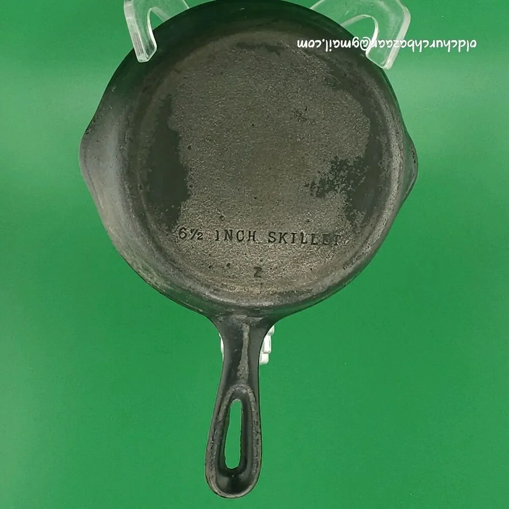 Wagner Ware Cast Iron #3 Skillet 6 1/2 Inch double spout Unmarked Vintage